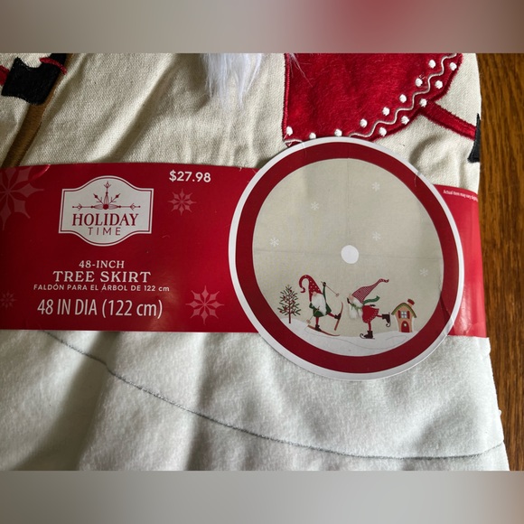 Holiday Time Red and Cream Gnome Tree Skirt - Picture 3 of 3